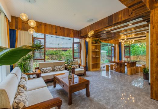 Pushe Guesthouse Hotel Overview