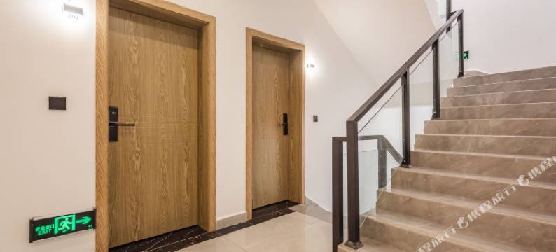 九格轻奢民宿(大理古城洱海门店)图片