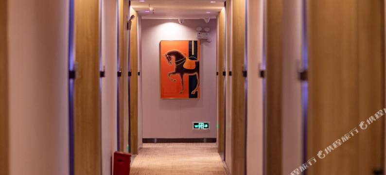 格慕酒店(深圳宝安国际机场固戍地铁站店)图片