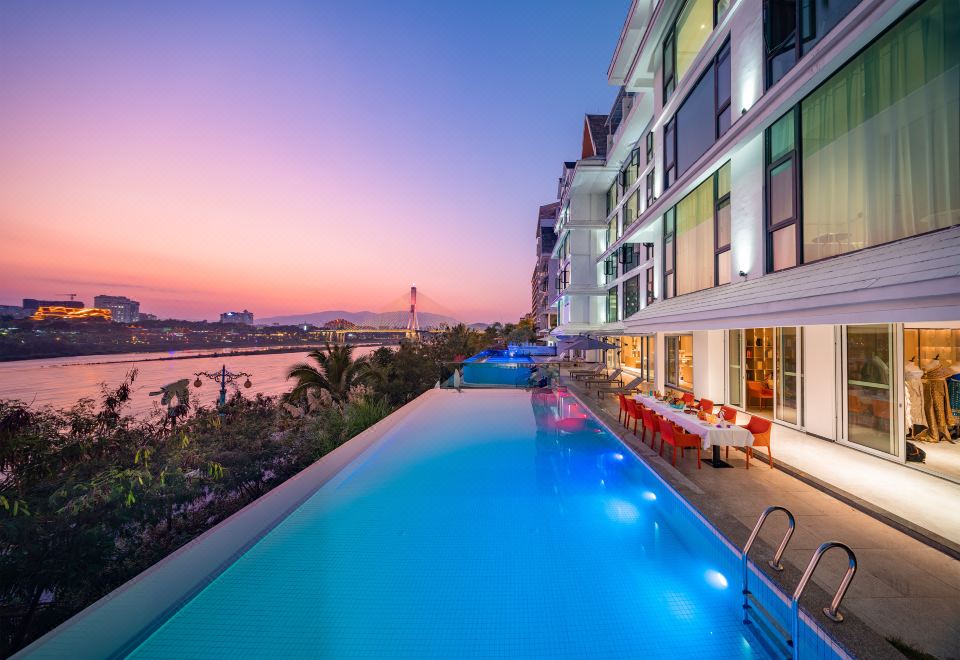 楚梵江景酒店（西双版纳景洪告庄西双景星光夜市店）外景图