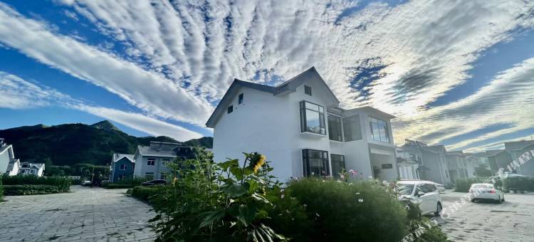 五台山花開見孺童·山居精舍图片