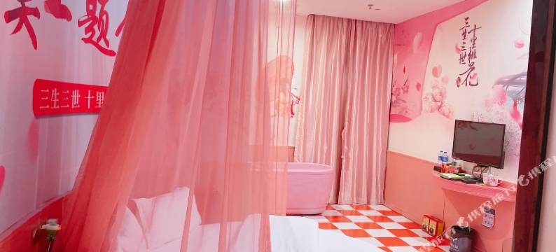 广州LOVEME情侣主题酒店(广州花都融创文旅城店)图片
