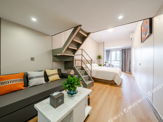 云间梦酒店(上海南站华东理工大学店)