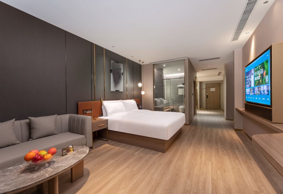 Orange Hotel (Jiangyin Nanmen BaBaiBan Renmin Road Pedestrian Street) Hotel Overview