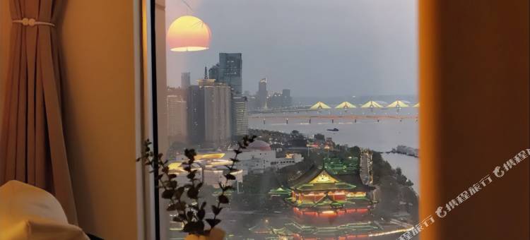 不晚·RIVERSIDE江景设计师民宿(滕王阁店)图片