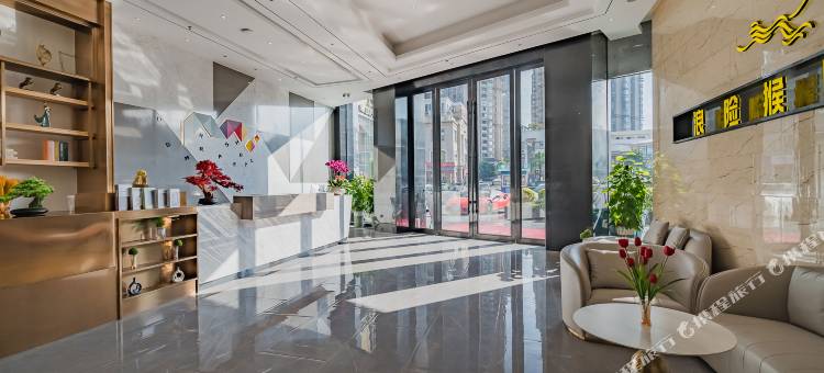 柏曼酒店(佛山金沙洲金铂天地店)图片