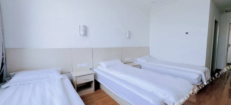 诚瑞宾馆(大石头火车站店)图片