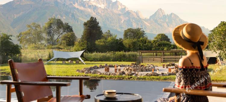 不晚里予·日照金山｜雪山全景度假酒店(白沙古镇店)图片