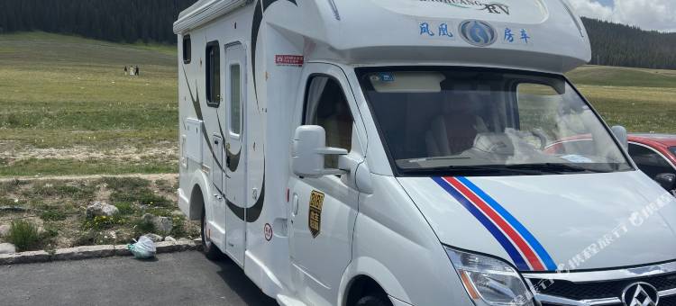 赛里木湖启楠山庄图片