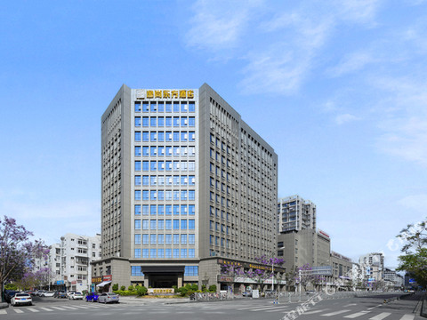 逸尚东方酒店(西昌月亮湖湿地公园沃尔玛店)