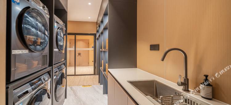 铂顿元世纪酒店(深圳沙井步涌地铁站店)图片