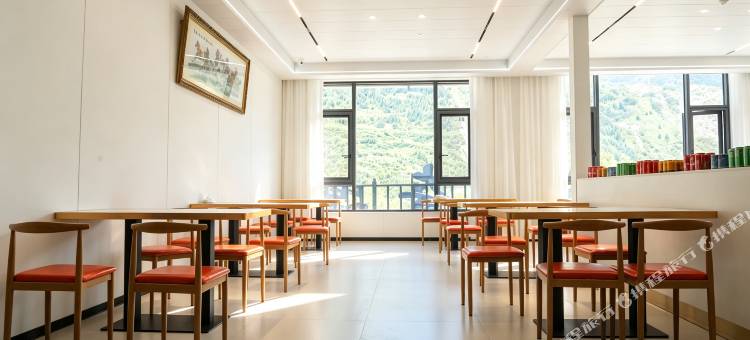 奇遇山画酒店(松潘站店)图片