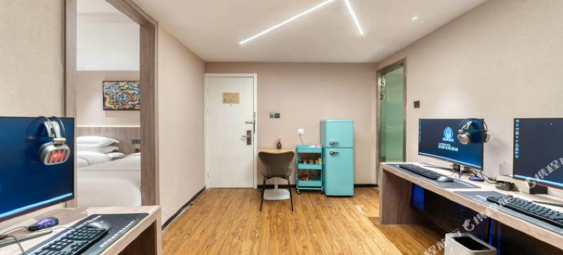 ReMAX热麦电竞酒店(宁波白鹤地铁站彩虹南路店)图片