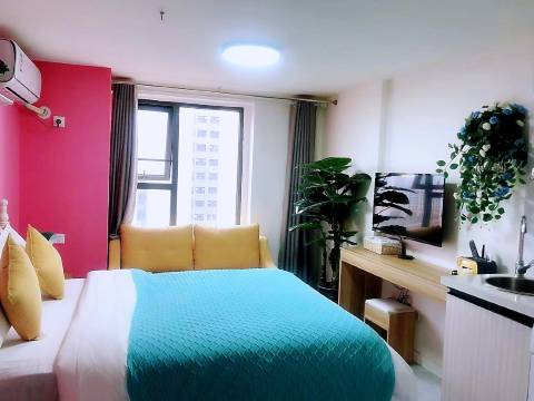 欧美格调主题公寓成都乐活公社店(观东一街分店)