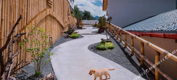 云孚里云宿·镜水云居私汤民宿(九寨沟千古情店)图片