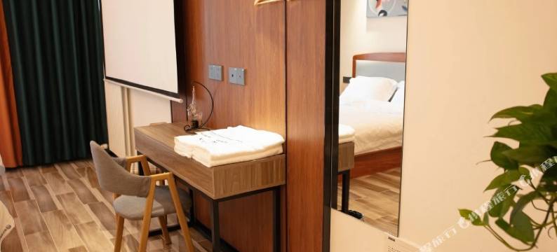 悦文观影酒店(郑州正商寓见铭筑冯庄地铁站店)图片