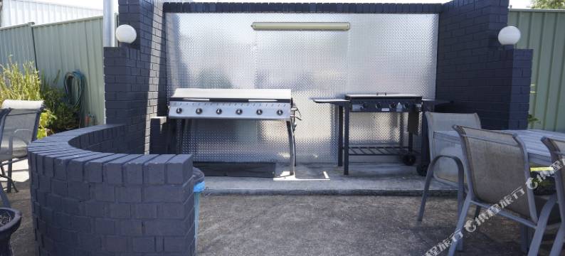 高速公路汽车旅馆(Highway Motor Inn)图片