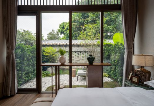 Floral Hotel·Yinlu hotel  (Huitong Ancient Village Shop, Tangjiawan Town, Zhuhai)Hotel Overview