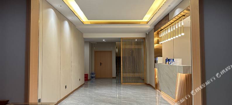 若尔盖唐克大酒店图片
