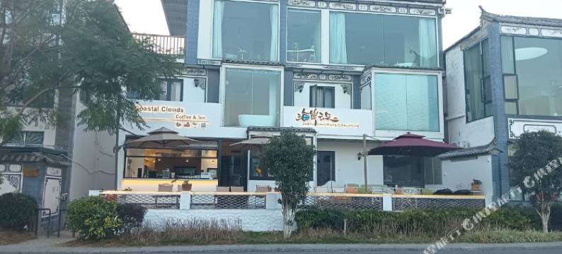 海岸云朵海景美宿图片