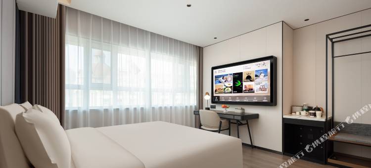 乌鲁木齐人民广场南门地铁站亚朵酒店图片