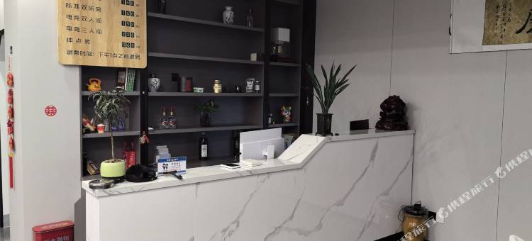 成都瑞源捷电竞民宿(温江华西医院店)图片