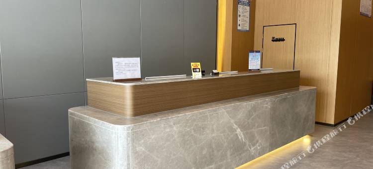 那麗酒店(玉林银丰国际中药港大润发店)图片