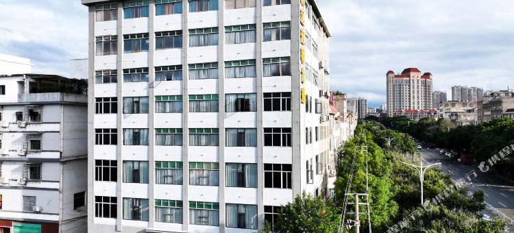 客尚·智能影音酒店(南康家具城店)图片