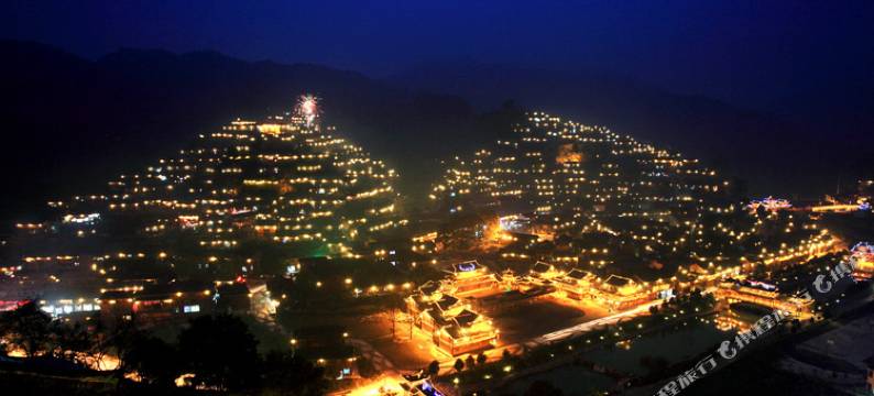 西江千户苗寨泉源居客栈(观景台店)图片