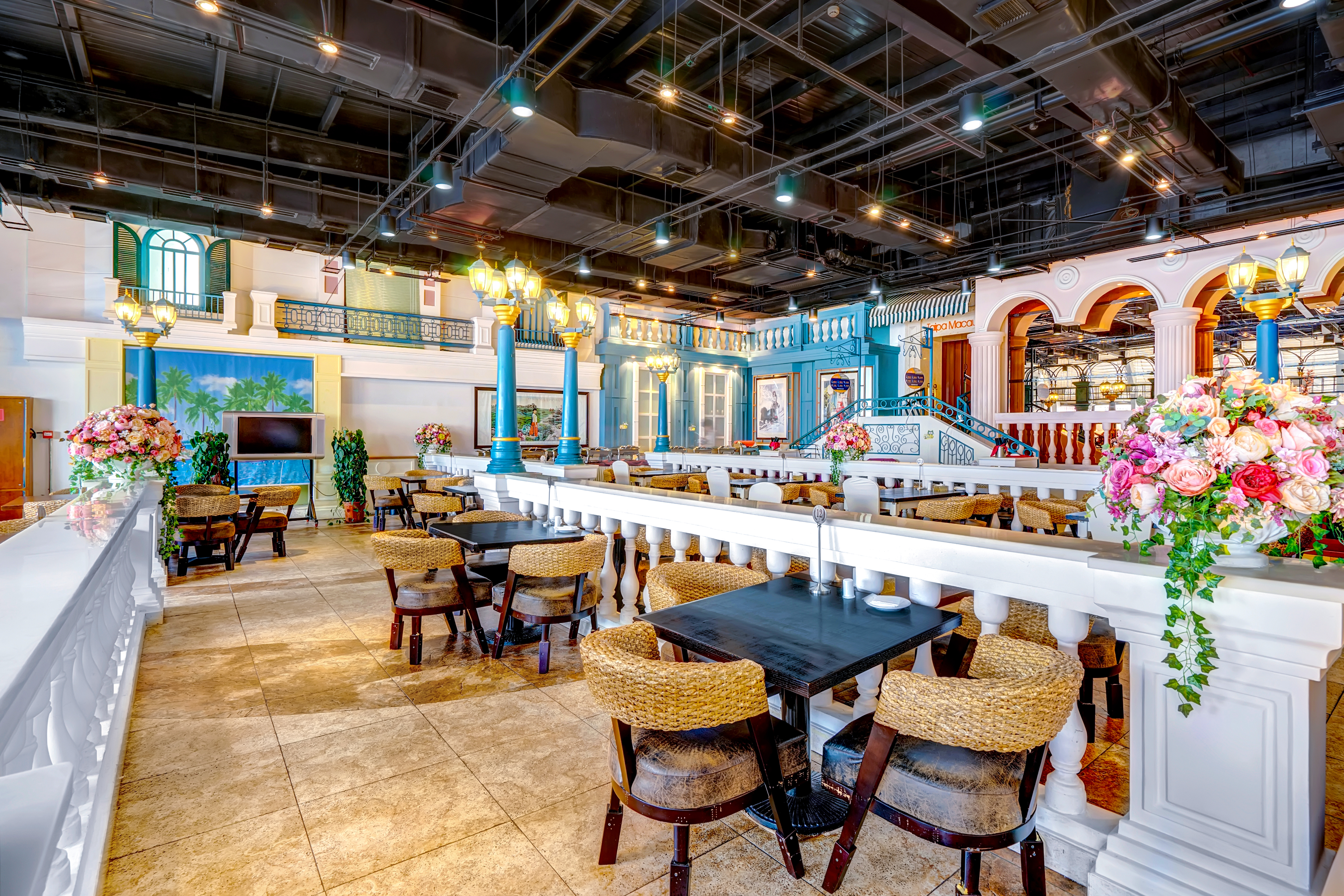 Manhattan HotelOver view