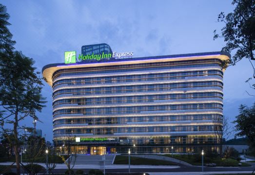 宜宾智选假日酒店外景图