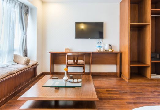 Timber House Hotel Overview