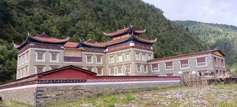 康定沙德镇热洛驿栈图片