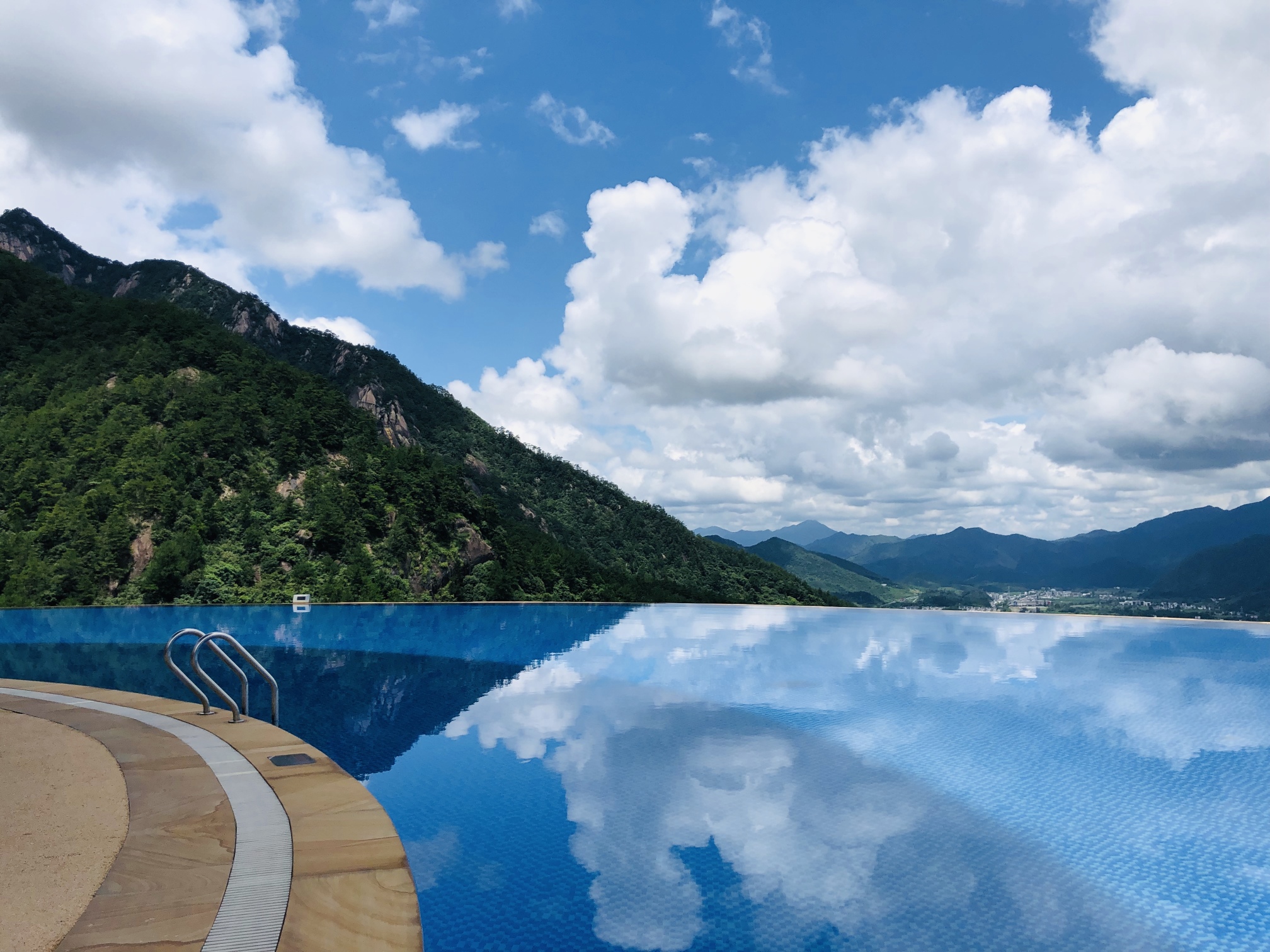 Fengda International HotelOver view