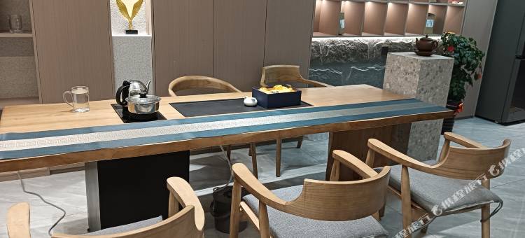 张家界湘约一生客栈(张家界高铁站72楼店)图片