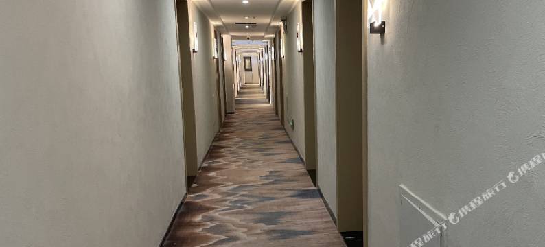 微爱电竞酒店(杭州电子科技大学高沙路地铁站店)图片