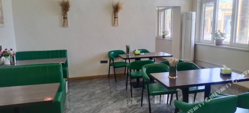 沙漠星光露营地图片