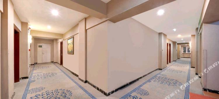 哈尔滨向日葵酒店(中央大街索菲亚教堂店)图片