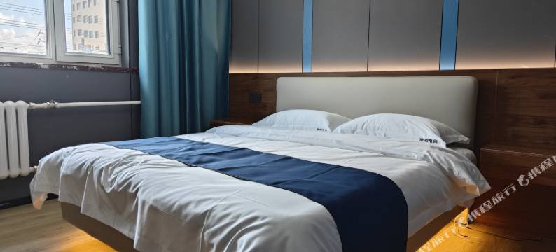 夜枫电竞酒店(哈尔滨学府凯德广场理工大学地铁站店)图片