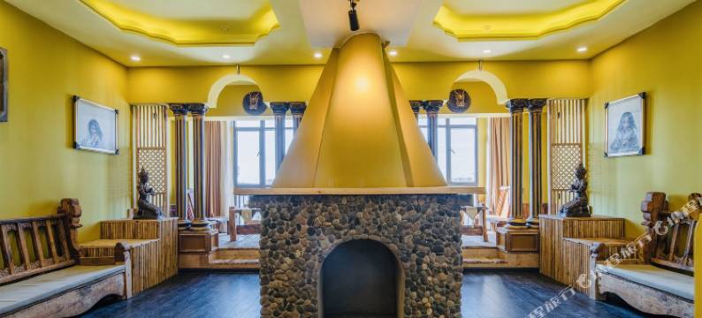 昆明原始部落高颜值酒店(呈贡大学城高铁南站店)图片