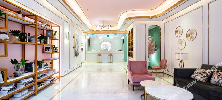 爱丽酒店(琼海市中心环球春天广场店)图片
