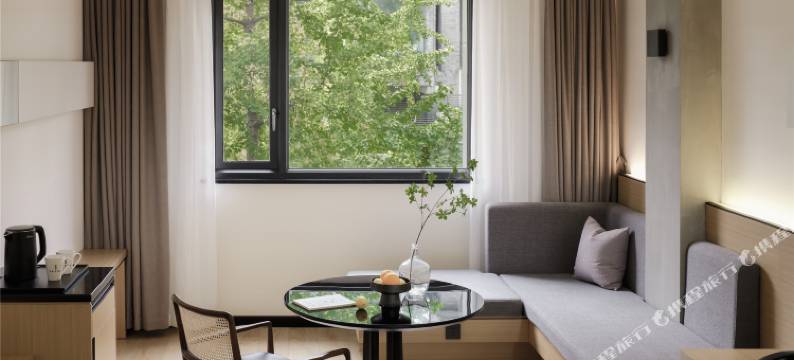 SFEEL设计师酒店(成都浣花溪公园店)图片