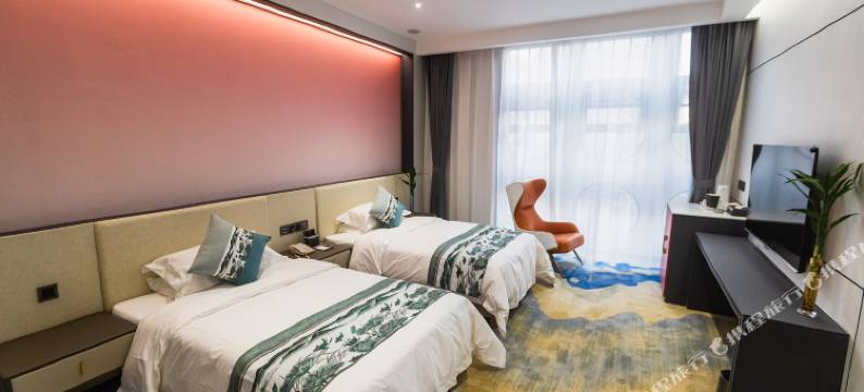 洛宁927美舍主题酒店图片