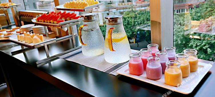 万澳酒店(重庆解放碑步行街洪崖洞店)图片