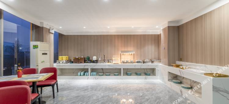 铂曼酒店(潍坊临朐汽车总站店)图片