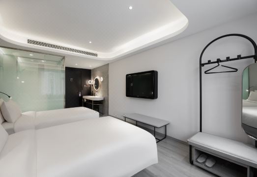 Xi＇an Xingqinggong Jiaotong University Subway Station Atour Light HotelHotel Overview