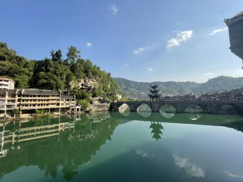 山水谈客栈(镇远古城祝圣桥景观店)