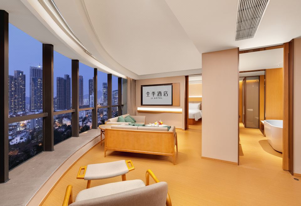  Hotel Overview