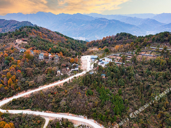 广元岭上.雲隐悬崖景观别墅