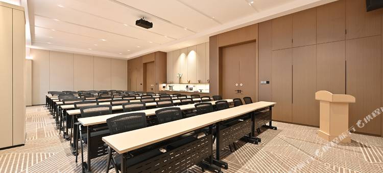 如家精选酒店(银川兰傒谷商务广场店)图片